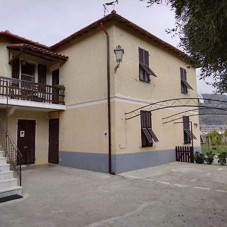 Casa Noemi, A Pochi Passi Dalle Spiagge E Dal Centro Di Arma Di Taggia. Экстерьер фото