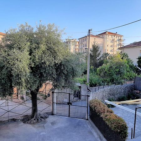 Casa Noemi, A Pochi Passi Dalle Spiagge E Dal Centro Di Arma Di Taggia. Экстерьер фото
